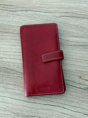 Coach Red vintage  Leather Folio wallet Case with Snap Closure